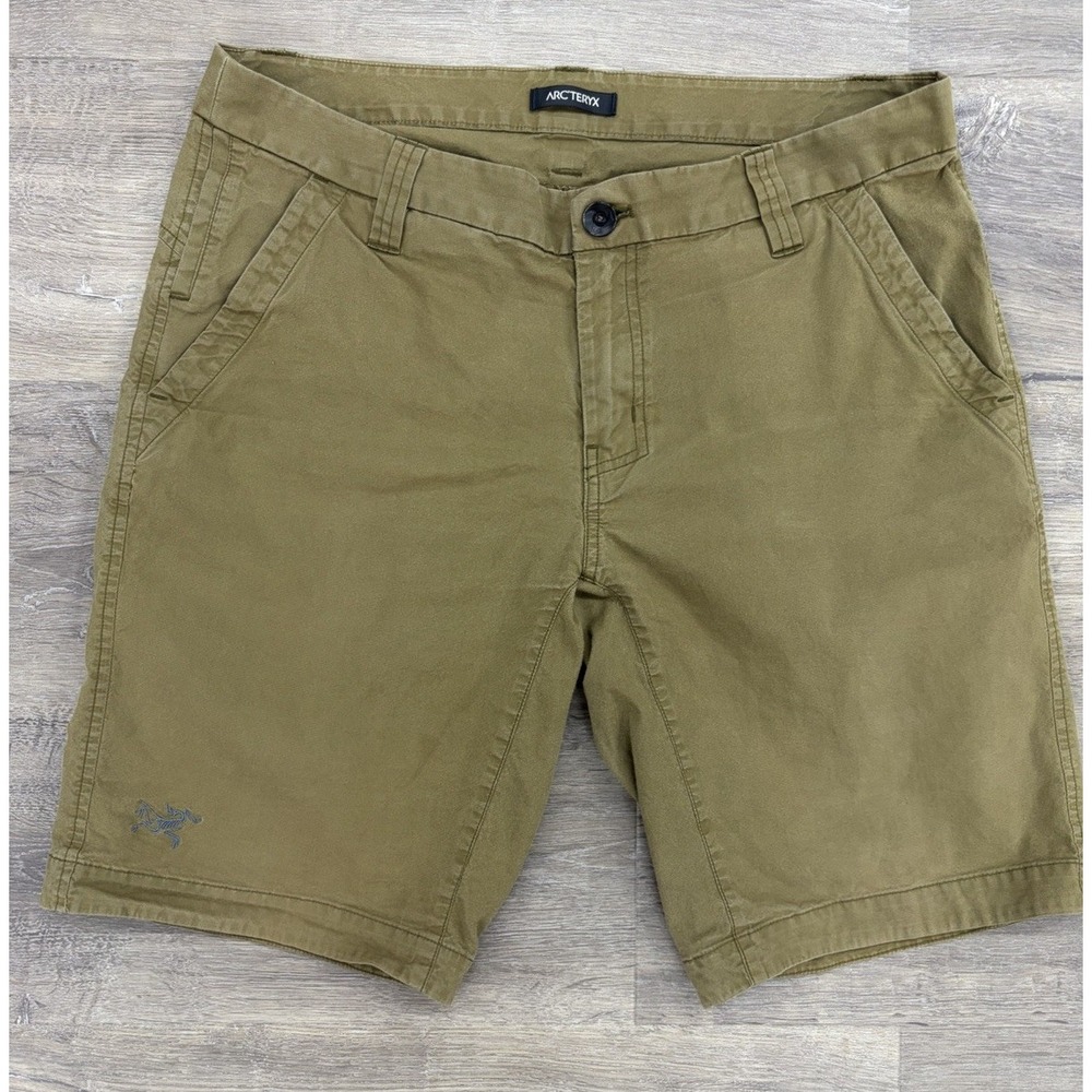 Arcteryx Men's Size 34 Trim Fit Shorts Green 10" Inseam Hiking Outdoor Gorpcore